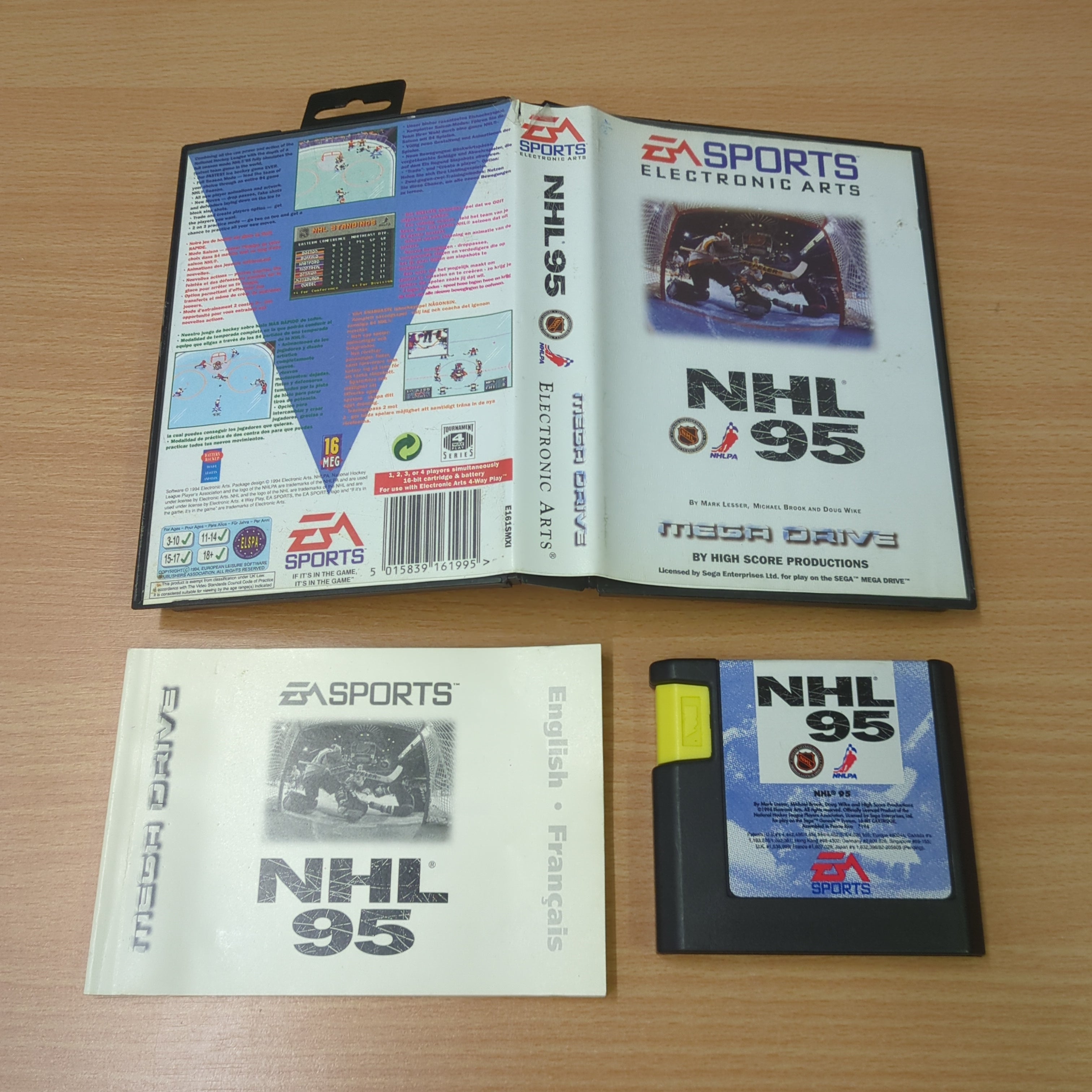 NHL '95 Sega Mega Drive game complete NHL '95 Sega Mega Drive game complete